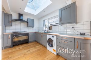 kitchen- click for photo gallery